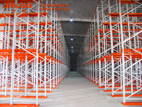 <b>從倉儲發(fā)展軌跡看未來趨勢，晉隆貨架</b>